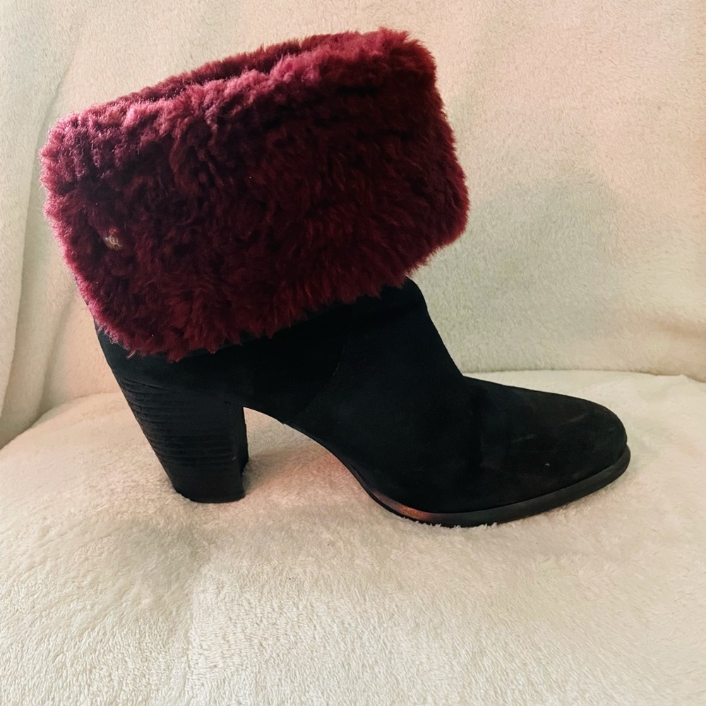 UGG Layna Black foldable cuff ankle boots sz 8